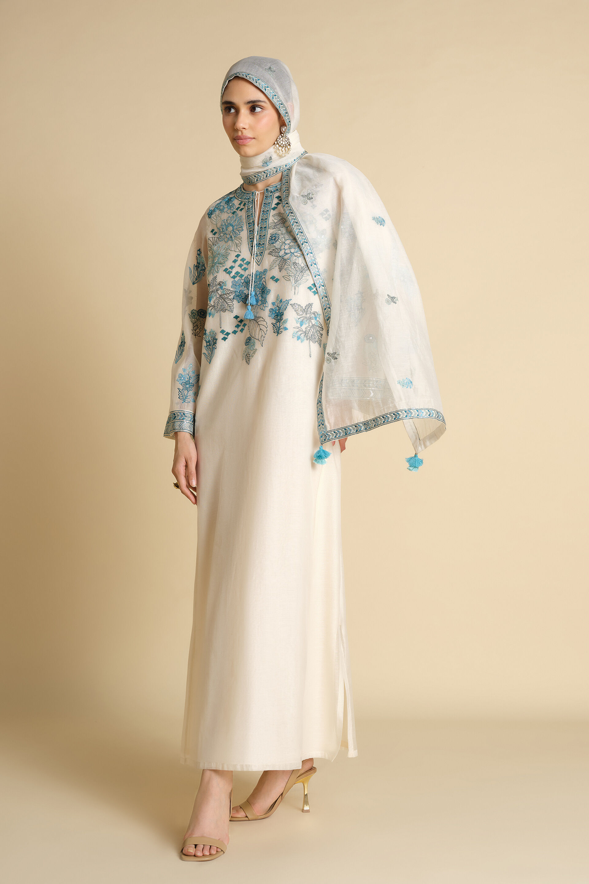 Akshiti Embroidered Mul Stole - Ivory